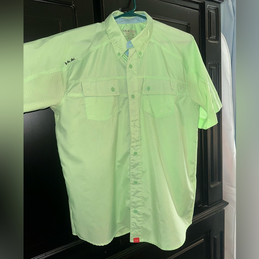 Huk Green Casual Button Down Shirt Lightweight Performance